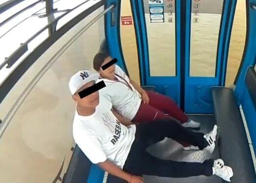 Sorprenden a pareja durante viaje en teleférico