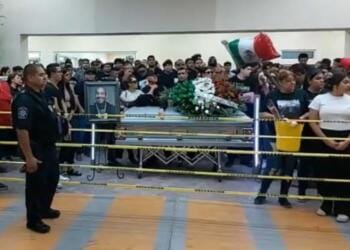 VIDEOS: Acuden miles de fans a dar último adiós a Lefty SM
