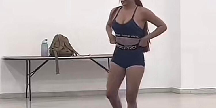 VIDEO: Yeri Mua hace examen para ser porrista en la universidad, pero se cae y se lastima