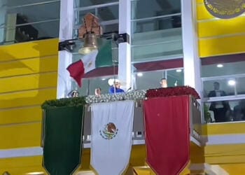VIDEO: Se cae la bandera de México durante Grito de Independencia
