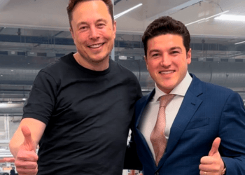 ¡Qué siempre no! Samuel García queda mal, Tesla llegará a Nuevo León hasta 2027