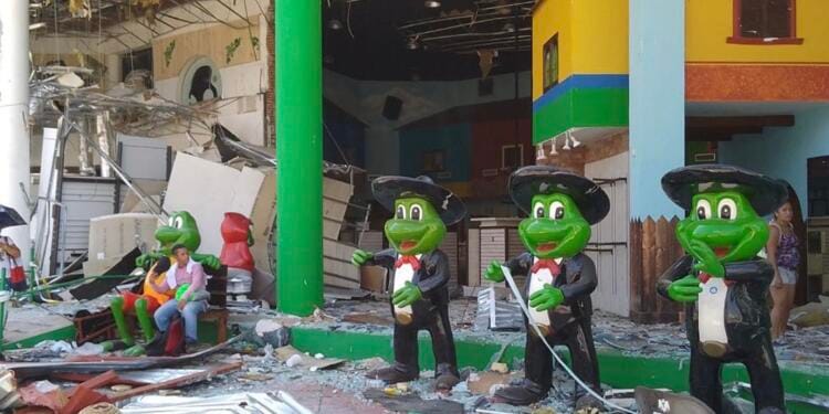VIDEO: Así quedó el ‘Señor Frogs’ de Acapulco tras paso de Otis; sólo las ranitas resistieron