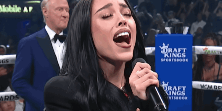 VIDEO: Danna Paola podría pagar multa de más de un millón de pesos por deformar el Himno Nacional Mexicano