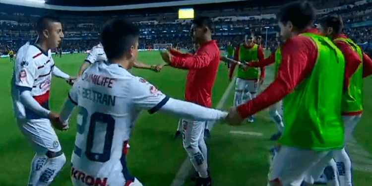 VIDEO: Las Chivas celebran GOL al estilo de La Monja de la feria