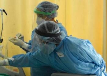 Se saturan hospitales por aumento de casos de COVID-19 en México