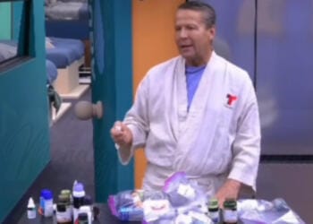 VIDEO: Alfredo Adame muestra todos los productos que usa para permanecer joven y ‘guapo’