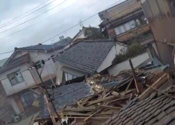 VIDEOS: Terremoto de 7.6 sacude Japón; lanzan alerta de tsunami