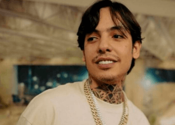 VIDEO: ¿Nuevo romance? Captan a Natanael Cano besando a una actriz de The Walking Dead