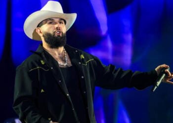 VIDEO: Cancelan a Carín León por polémico comentario durante concierto