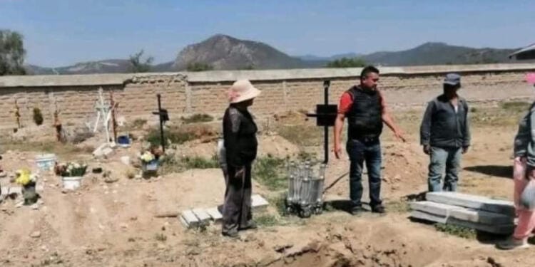 Conmueve historia de abuelito que vivía solo y pagó su propio funeral con su Pensión del Bienestar