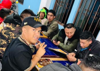 VIDEO: Medio Metro regresa con Sonido Pirata y su su ex compañera lo critica