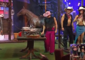 VIDEO: La Jefa quita la música cuando Cristina sale al jardín
