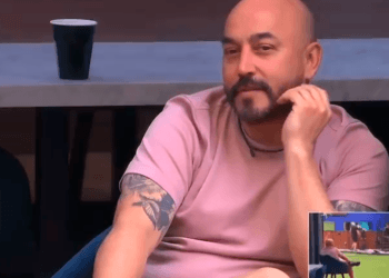 VIDEO: Clovis se emociona con los cassettes familiares