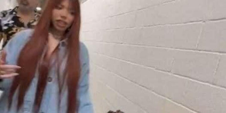 Se burlan de Yeri MUA en redes sociales por no comer para esperar el catering: solo había papas aguas y refrescos