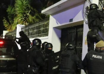 AMLO suspende relaciones diplomáticas con Ecuador tras irrupción en la embajada de México en Quito