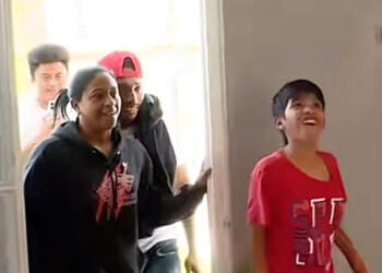 VIDEO: “No me imagino lo que han pasado”Alexis Omman obsequia una casa a una familia de migrantes