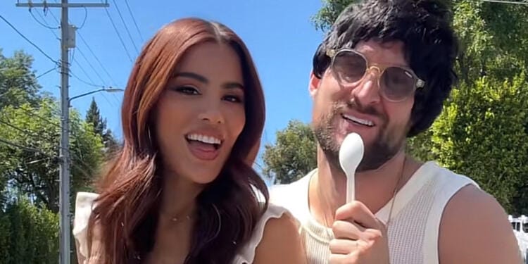 VIDEO: Clovis y Ariadna cantan juntos “Obsesión” de Aventura
