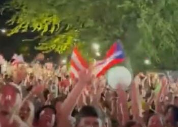 VIDEO: Puerto Rico festeja que perdió Lupillo con canción “fondo fondo”