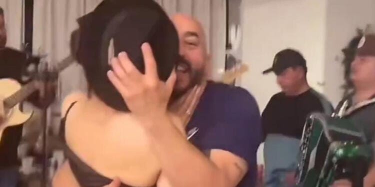 VIDEO: Lupillo se reencuentra con su novia