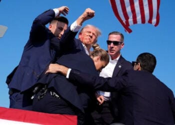 Hieren a Trump durante acto de campaña en Pensilvania, hay dos personas sin vida