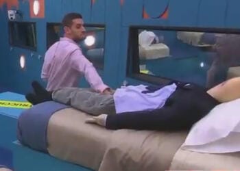 VIDEO: Adrián Marcelo interactúa con el muñeco de Shanik