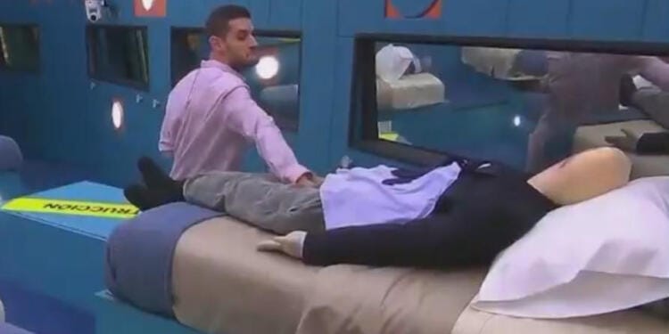 VIDEO: Adrián Marcelo interactúa con el muñeco de Shanik
