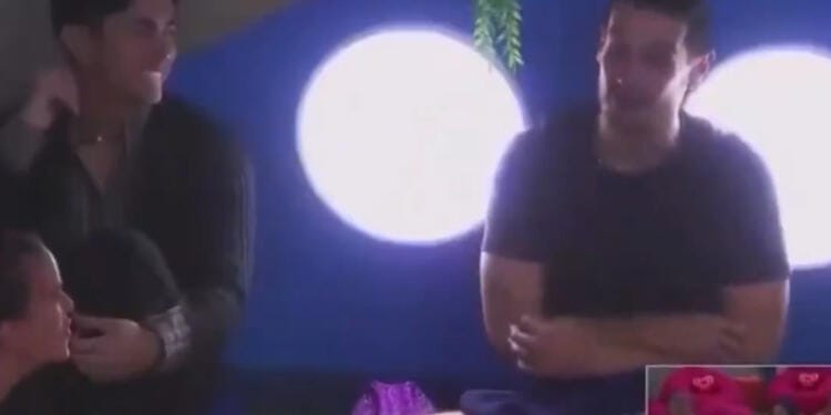 VIDEO: Adrián Marcelo se burla de los concursantes de La Academia