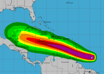 Huracán Beryl llega a categoría 5 y es ‘potencialmente catastrófico’