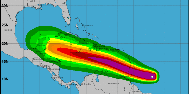 Huracán Beryl llega a categoría 5 y es ‘potencialmente catastrófico’