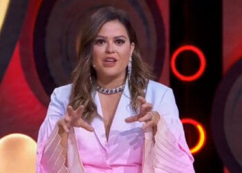 VIDEO: Mariana da su primera entrevista afuera de la casa