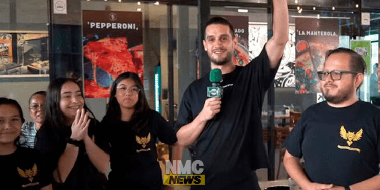 VIDEO: Adrián Marcelo dona 50 mil pesos a estudiantes que competirán en Olimpiada de Matemáticas