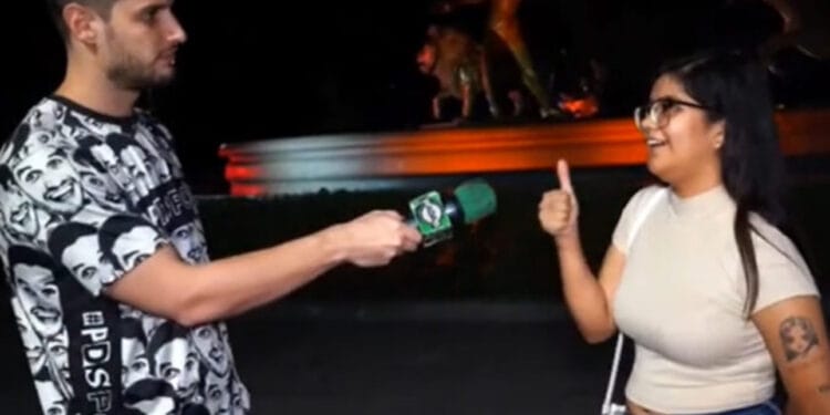 VIDEO: Adrián Marcelo le ofrece trabajo a una joven que entrevistaba