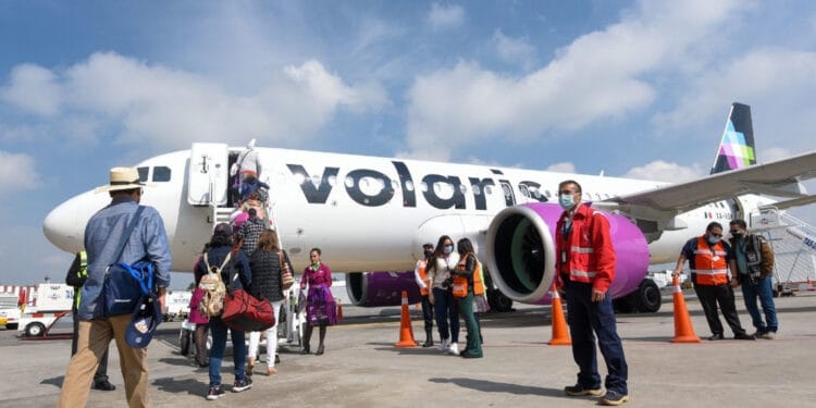 Terror en el aire: pasajero en México intenta secuestrar avión y desviarlo a EU