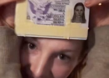 VIDEO: Hunter Schafer, actriz de Euphoria, aparece como ‘masculino’ en nuevo pasaporte tras las políticas de Trump