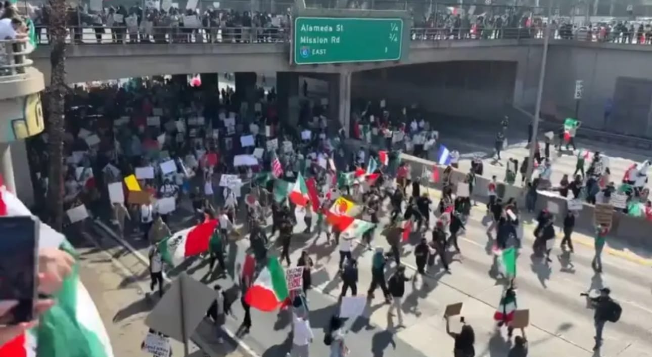Miles de migrantes protestan contra las políticas de Donald Trump en ...