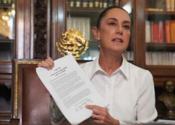Tras llamada con Sheinbaum, Trump suspende aranceles