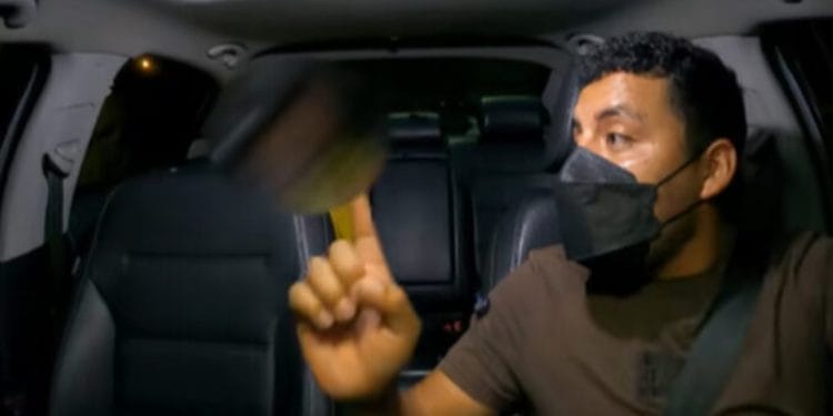 VIDEO: Pasajera discute con conductor de Didi y él la baja de su unidad