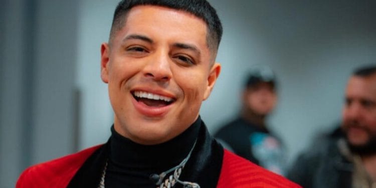 VIDEO: Eduin Caz confiesa que posee un Tsuru pues no le gustan los lujos