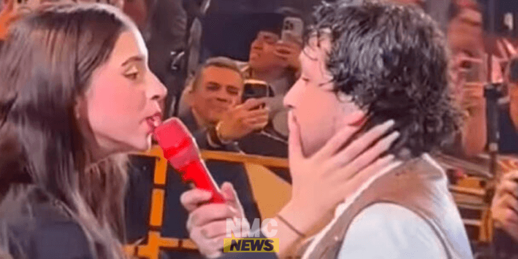 ¡Beso en el palenque de Texcoco! Nodal y Ángela se roban el show con romántico momento