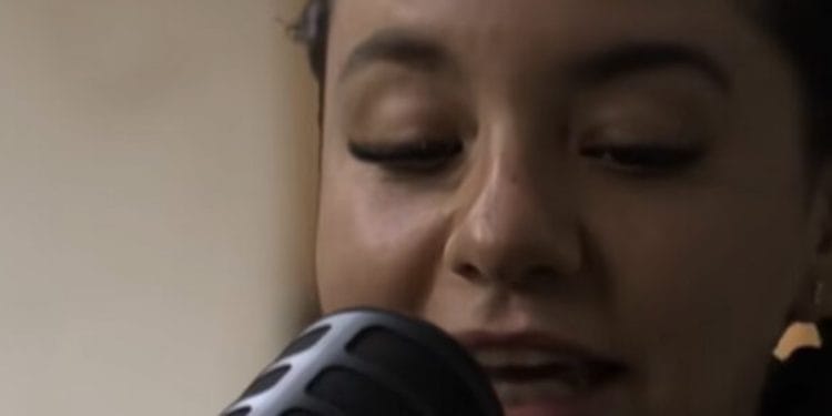 VIDEO: Joven narra cómo un ladrón la alertó de la infidelidad de su novio tras revisar su celular
