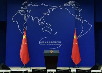China pide a EEUU la «liberación inmediata» de Maduro y de su mujer