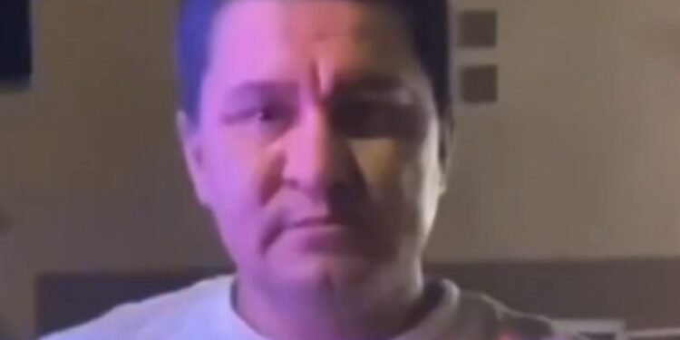Sujeto saca beca a nombre de su hija y se la gasta con su otra familia en Sinaloa