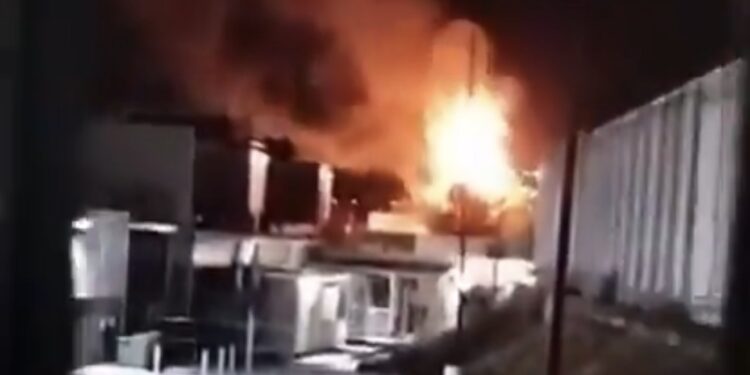Continúa la violencia en Jalisco: Bloqueos, incendios y disparos siembran temor en Autlán de Navarro