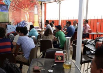 VIDEO: Multarán con casi 30 millones de pesos a restaurantes y comercios que transmitan partidos de la Copa Mundial 2026