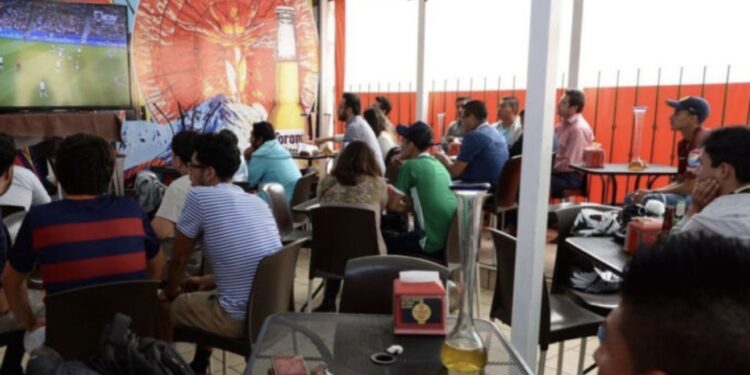 VIDEO: Multarán con casi 30 millones de pesos a restaurantes y comercios que transmitan partidos de la Copa Mundial 2026