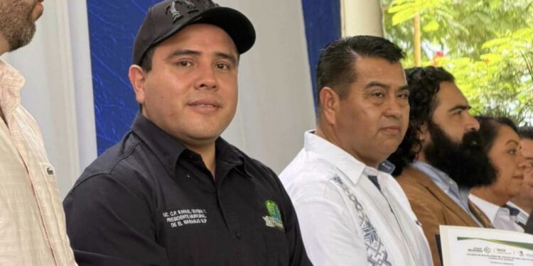 “No lleven niños y habrá chicas buena onda”: alcalde desata polémica por invitación al Día del Padre