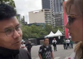 Silvia Navarro provoca risas con divertido momento sobre el partido de México; fan pensó que hablaba del clima