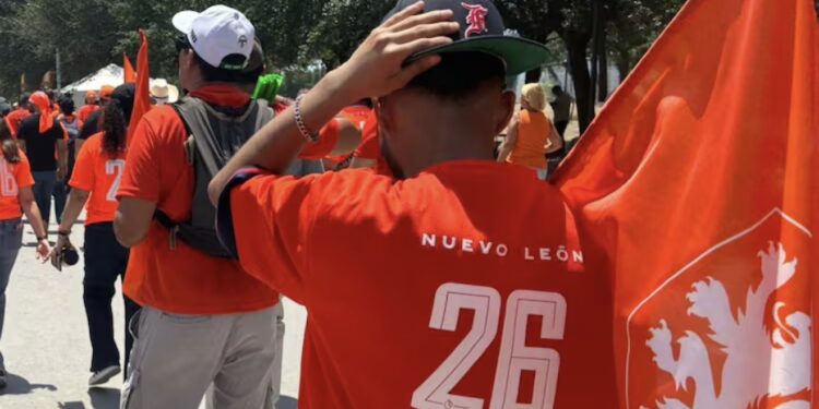 Gobierno de Nuevo León habría utilizado caravana de aficionados de Países Bajos con fines políticos, según reporte