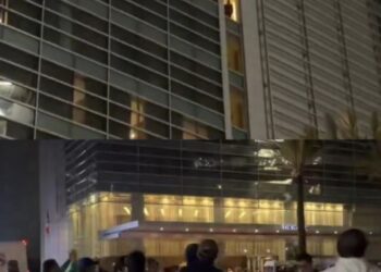 Aficionados mexicanos llegan al hotel de concentración de la selección de Ecuador a llevarles Serenata y no dejarlos dormir