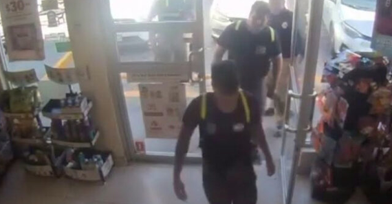 VIDEO: Les niegan la entrada a un Oxxo a Bomberos por llegar sucios tras atender una emergencia